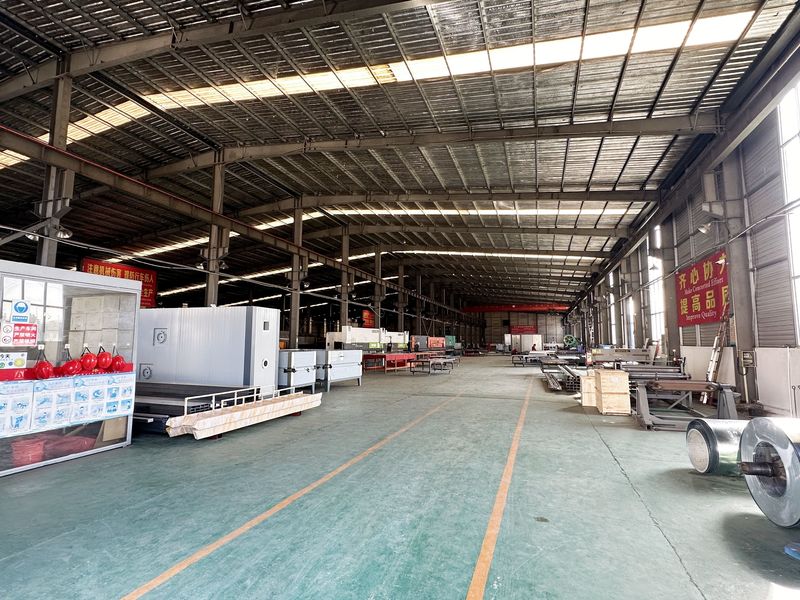 Zhejiang Huier Coating Environmental Protection Equipment Co., Ltd خط إنتاج المصنع