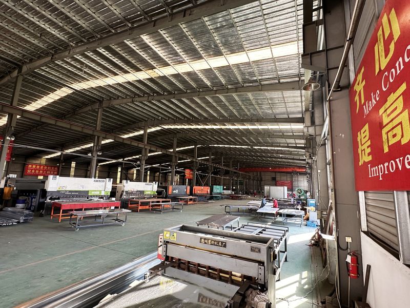 Zhejiang Huier Coating Environmental Protection Equipment Co., Ltd خط إنتاج المصنع