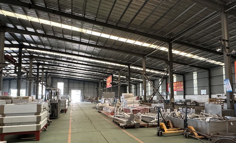 Zhejiang Huier Coating Environmental Protection Equipment Co., Ltd خط إنتاج المصنع