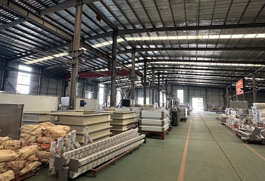 Zhejiang Huier Coating Environmental Protection Equipment Co., Ltd خط إنتاج المصنع